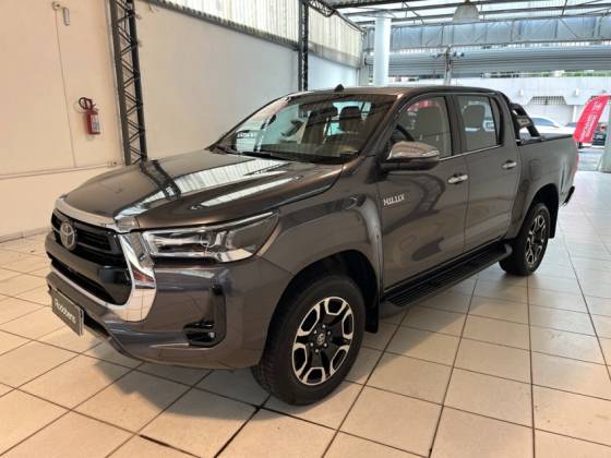 TOYOTA HILUX 2.8 D-4D TURBO DIESEL CD SRX 4X4 AUTOMÁTICO